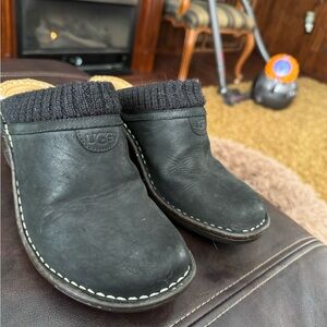 UGG women Black Slippers US size 8